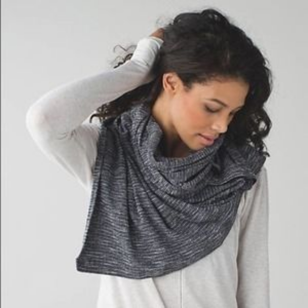 Lululemon vinyasa scarf